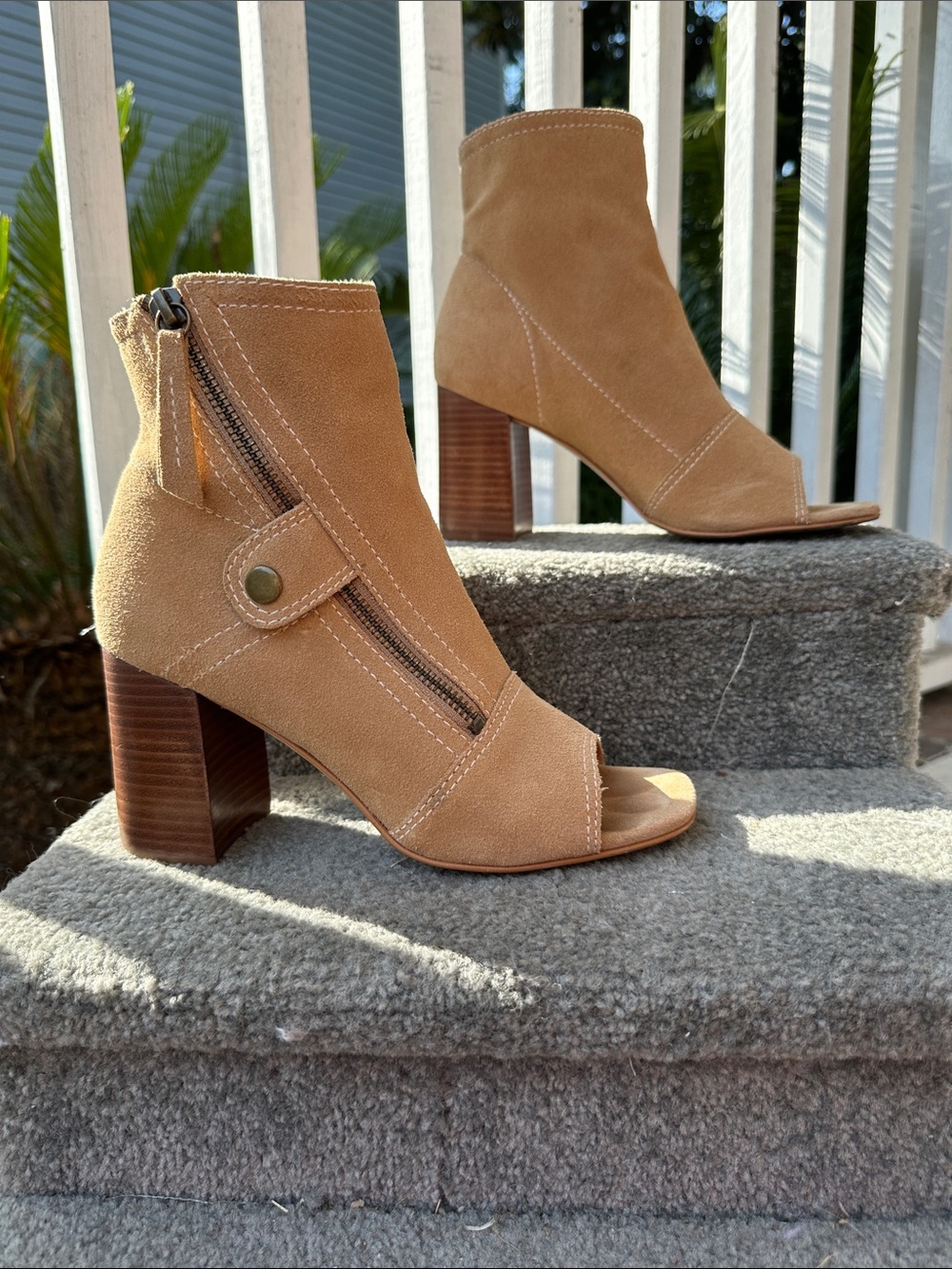 Matisse Suede Toeless Heels